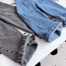 Load image into Gallery viewer, Vintage Washed High Waist Jeans
